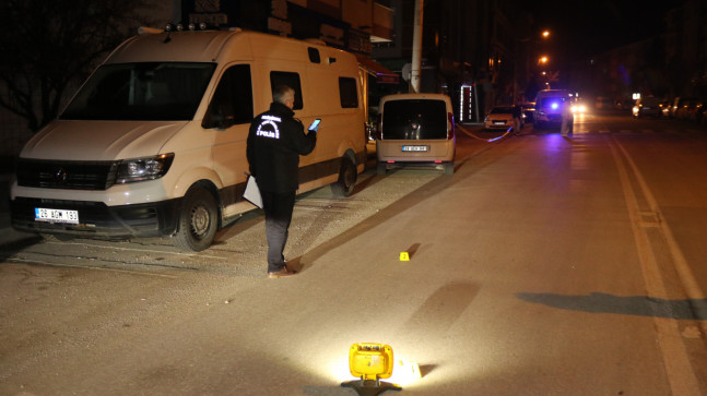 Eskişehir’de gece yarısı silahlar patladı: 1’i ağır, 2 yaralı
