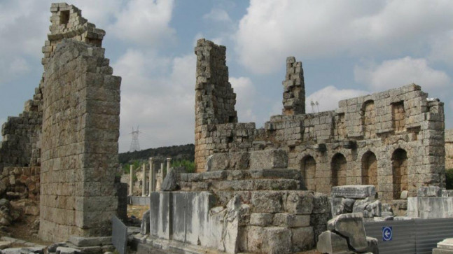 Antalya’daki Perge Antik Kenti’ne rekor ziyaretçi