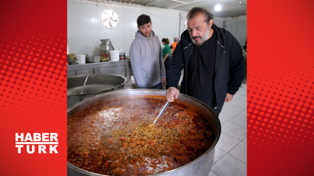 Ünlü şef Yalçınkaya ve ekibi depremzedeler için yemek yapıyor
