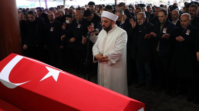 ehit olan Polis Memuru, memleketinde topraa verildi