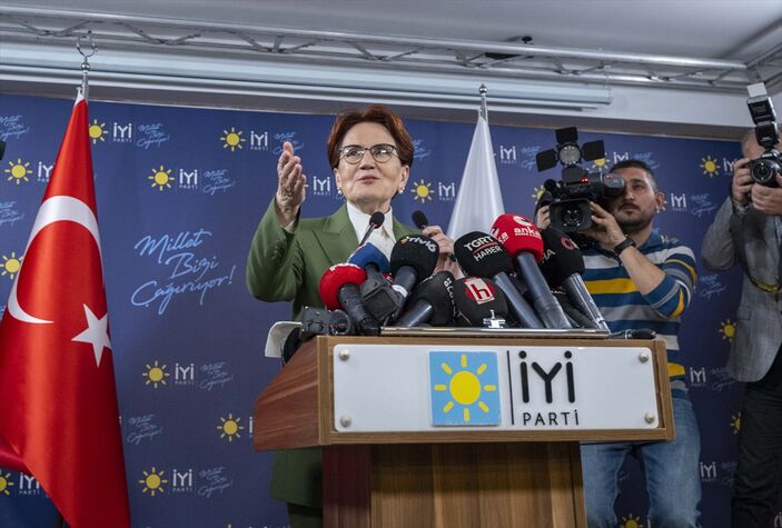 Meral Akşener'in 6'lı masayı devirmesi dünya basınında da gündem oldu