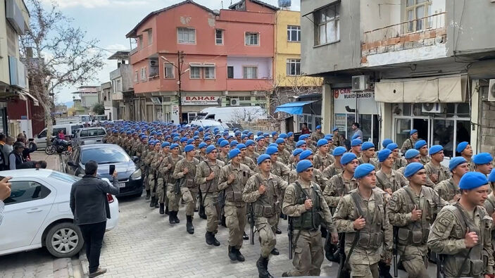 Hatay'da görevlendirilen 2 bin 700 asker, komando marşıyla kentten ayrıldı #2