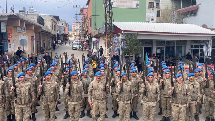 Hatay'da görevlendirilen 2 bin 700 asker, komando marşıyla kentten ayrıldı #4