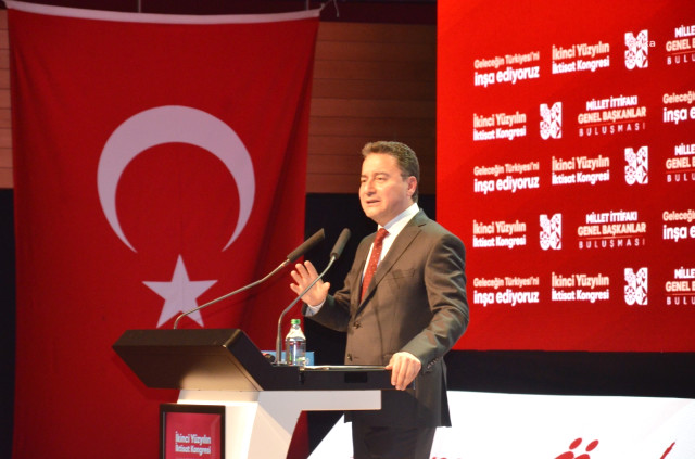 Ali Babacan, Kılıçdaroğlu'na 'Sayın Cumhurbaşkanımız' dedi! Salonda alkış tufanı koptu