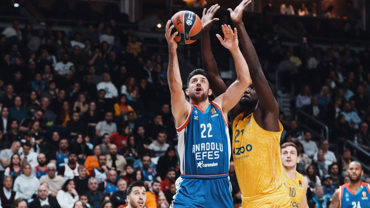 Anadolu Efes, Alba Berlin'e deplasmanda iki sayı farkla mağlup oldu