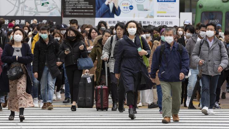 Maskesiz pazartesi: Japonya'da maske kullanımı kişisel tercihe bırakıldı